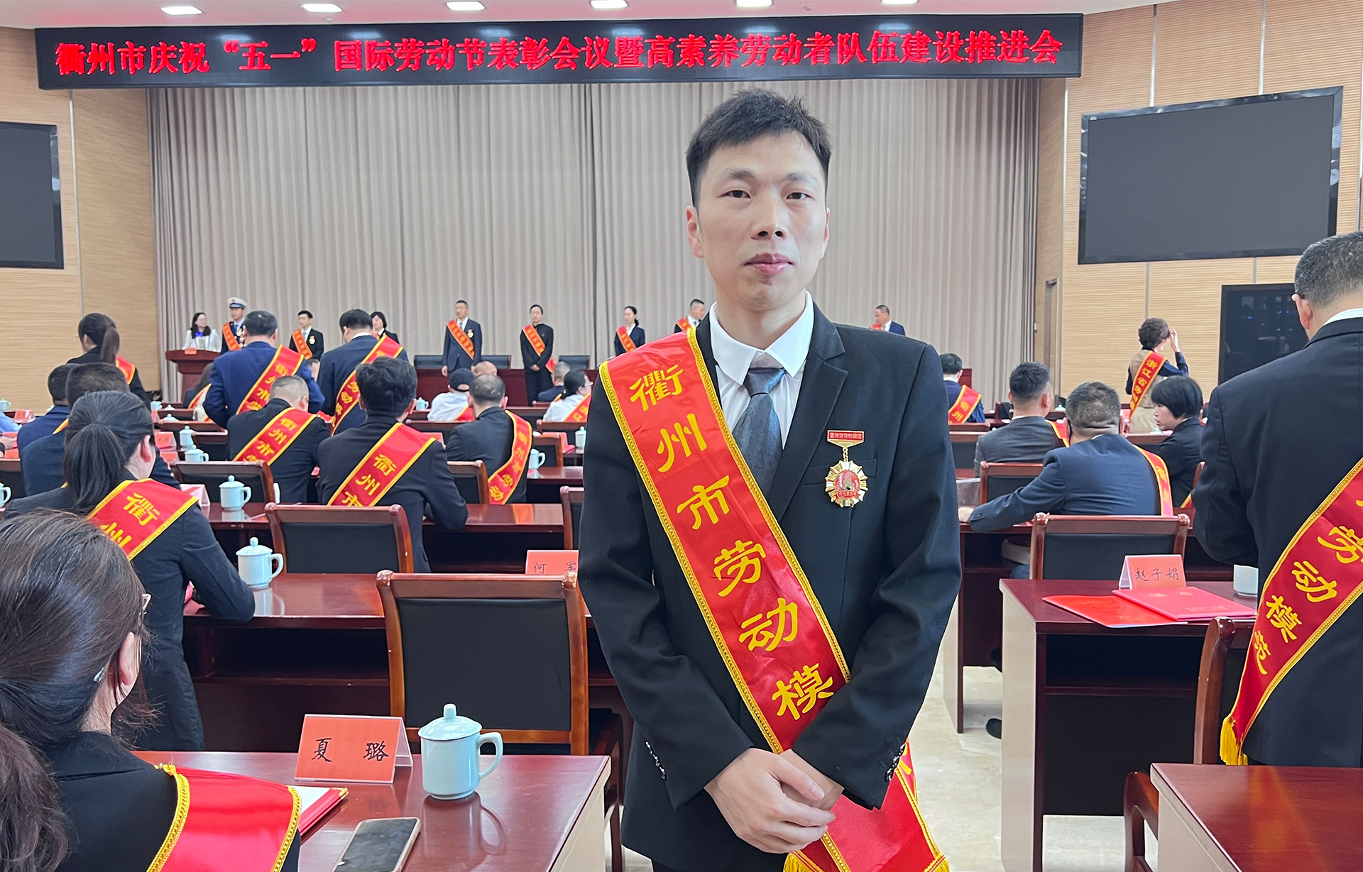 1714791840272561.jpg 999999999.jpg